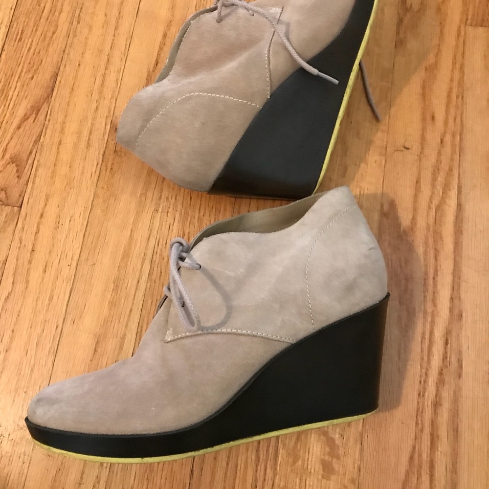 Cole Haan Chukkas Nike Air - hardly worn sz 8